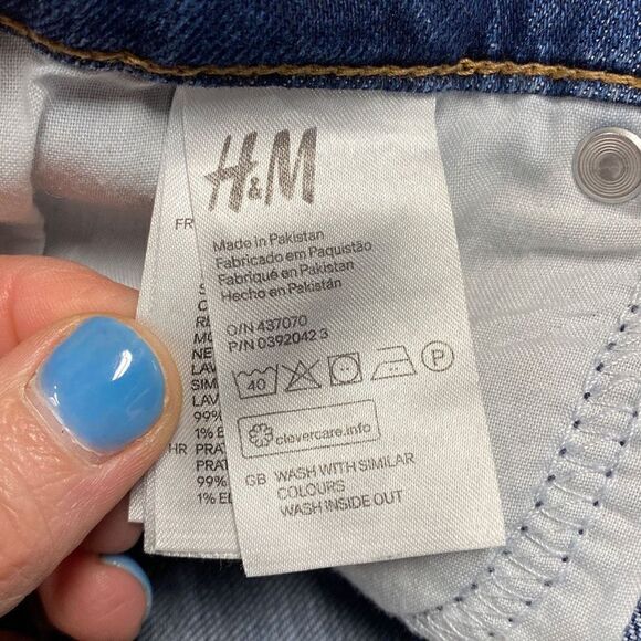 H&M Cutoff Denim Shorts Size 6 - Picture 5 of 6